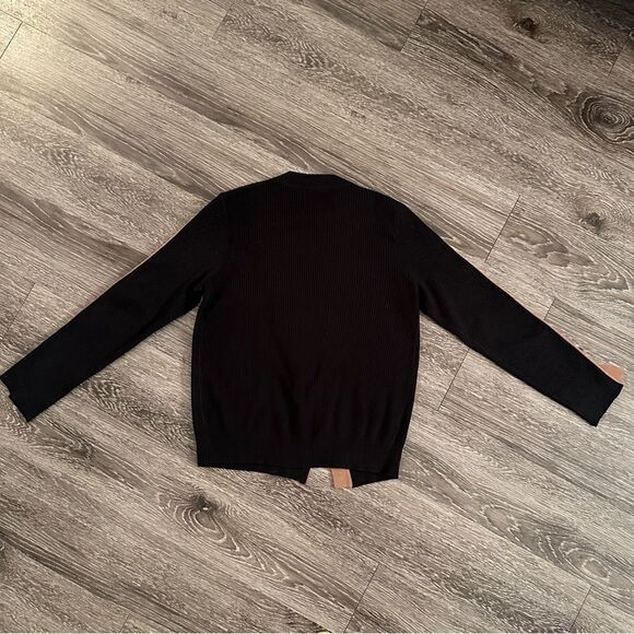 Nancy Yang Sweater - Picture 9 of 9